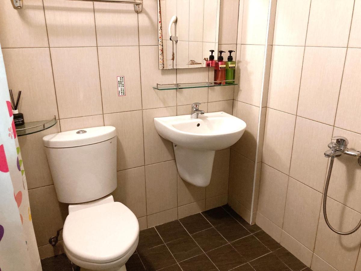 Appartement 台南富居tainan Fu House預訂後請主動聯繫做確認才保留訂房 Extérieur photo