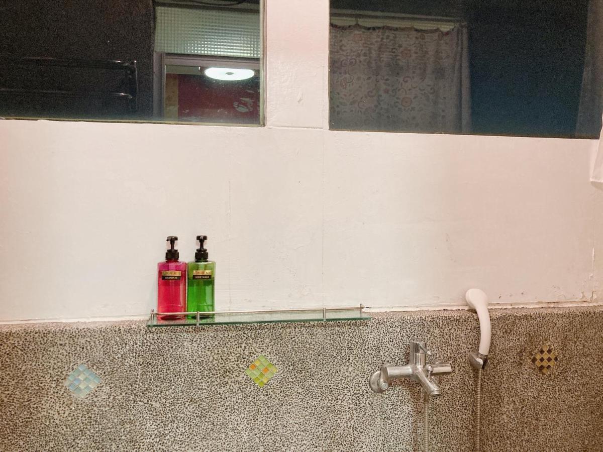 Appartement 台南富居tainan Fu House預訂後請主動聯繫做確認才保留訂房 Extérieur photo