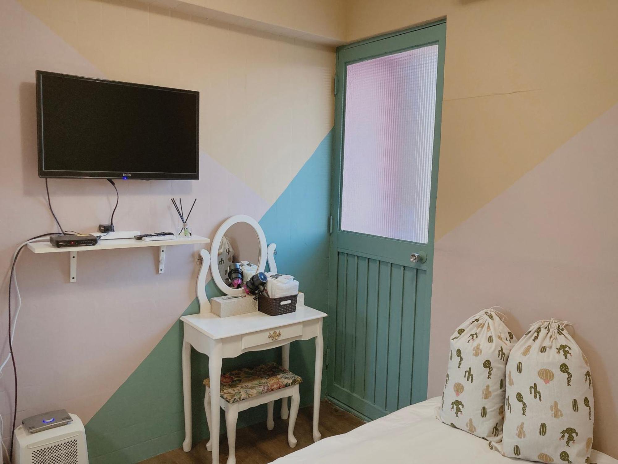 Appartement 台南富居tainan Fu House預訂後請主動聯繫做確認才保留訂房 Extérieur photo