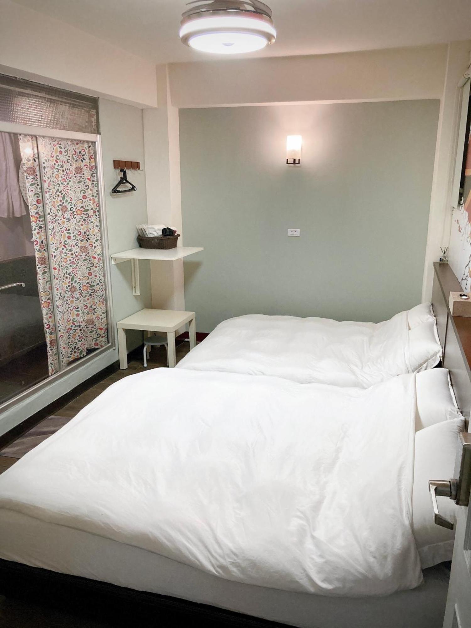 Appartement 台南富居tainan Fu House預訂後請主動聯繫做確認才保留訂房 Extérieur photo